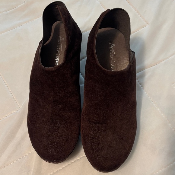 Antelope Dark Brown Women’s Clogs - Picture 1 of 4